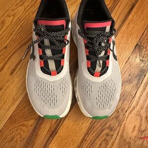 On cloud Cloudmonster women's size 8.5